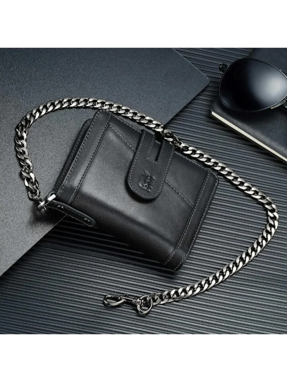 Stylish Genuine Leather Men's Bifold Wallet with RFID, Zipper Pocket & Chain